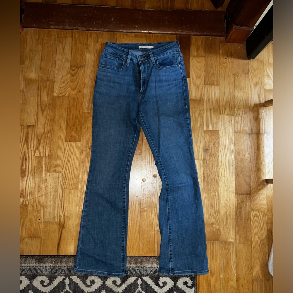 Levi’s 725 Highrise Bootcut